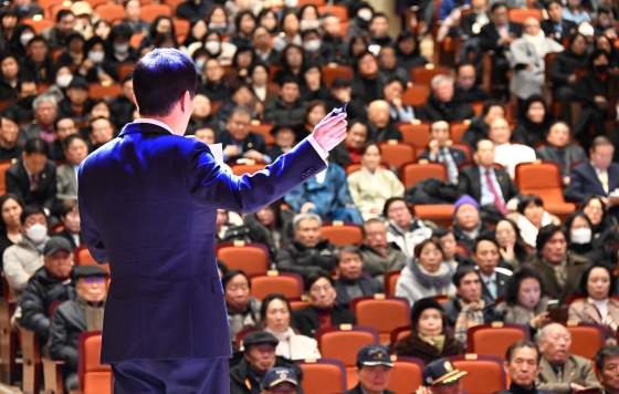 사진2. 9일(목) 열린 _2025년 종로구 신년인사회_에 참석한 오세훈 서울시장이 시정운영방향에 대해 설명하고 있다.