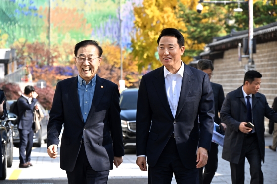 사진3. 오세훈 서울시장이 13일(목) 오후 김윤덕 국토교통부 장관과 오찬회동 가졌다.