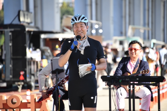 뚜벅뚜벅 축제 시민들께 인사하는 오세훈 서울시장 (3)