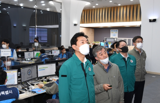 태풍대비 상황보고 받는 오세훈 서울시장 (4)